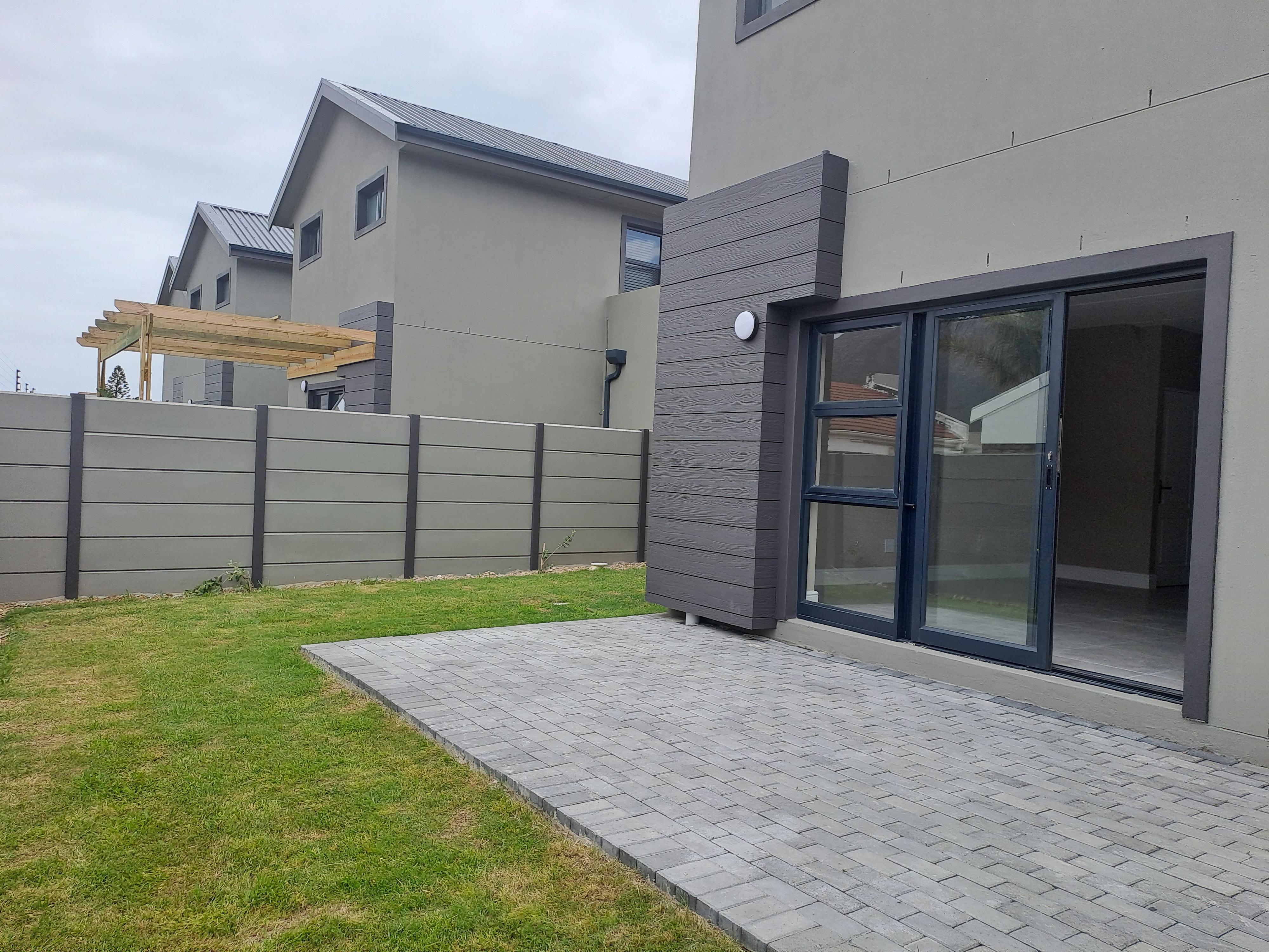 3 Bedroom Property for Sale in Sea Breeze Western Cape